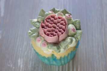 Как сделать малазийские цветы