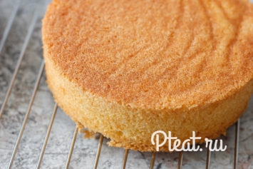 Крем для выравнивания торта, который не тает. Рецепт под глазурь с подтеками, мастику, роспись из сливок, маскарпоне, творога, творожного сыра. Фото