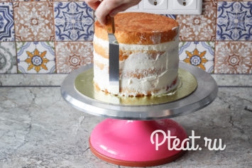 Крем для выравнивания торта, который не тает. Рецепт под глазурь с подтеками, мастику, роспись из сливок, маскарпоне, творога, творожного сыра. Фото