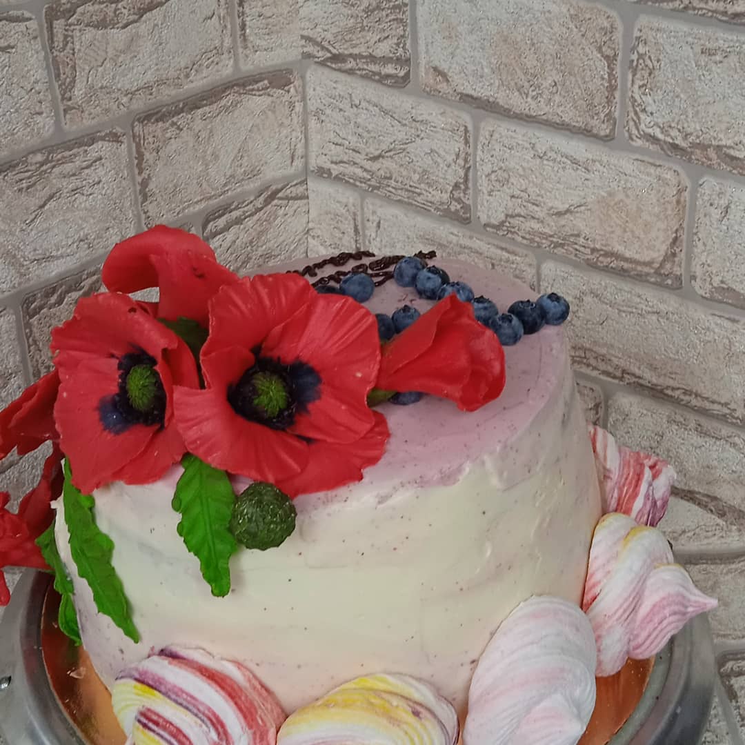 Шоколад пластичный и маки.. Шоколад пластичный и маки..