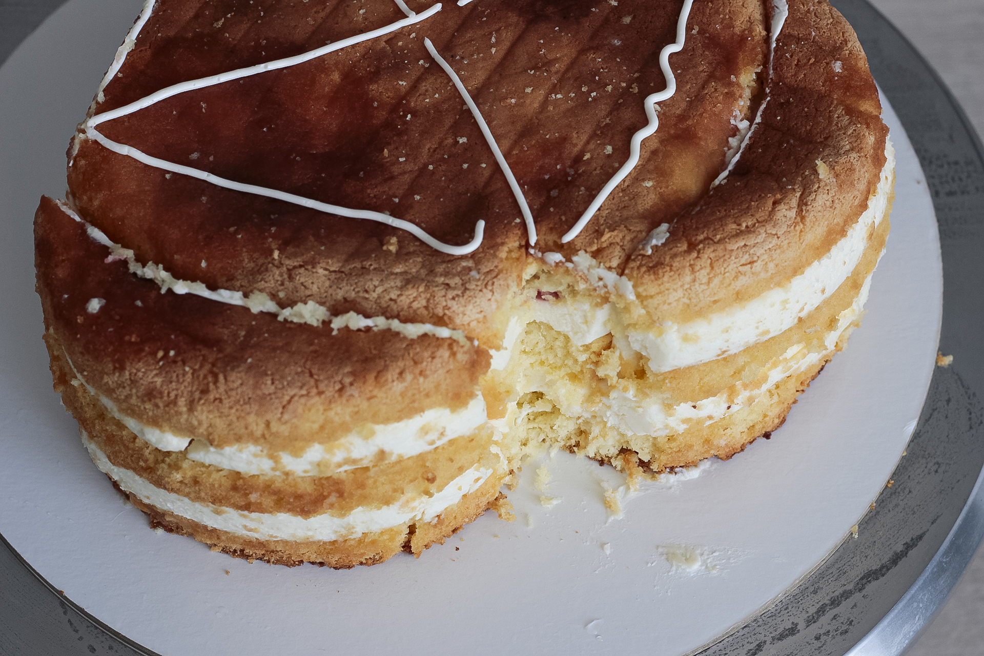 Как из круглого торта сделать сердце